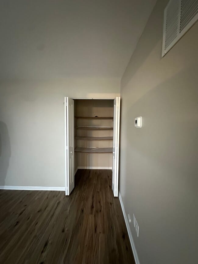 8 Cedar Ave