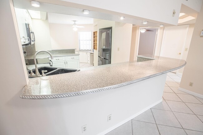 Photo - 123 Bay Colony Dr N