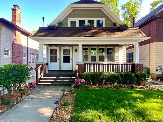 Front of home - 2713 E Oklahoma Ave Unit Lower
