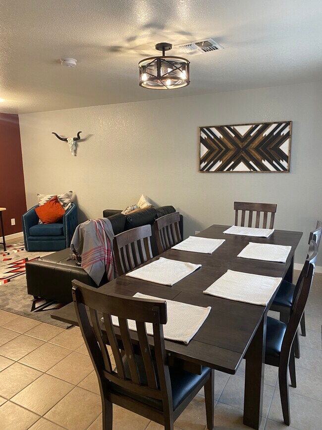Photo - 1440 N Idaho Rd Unidad 1065
