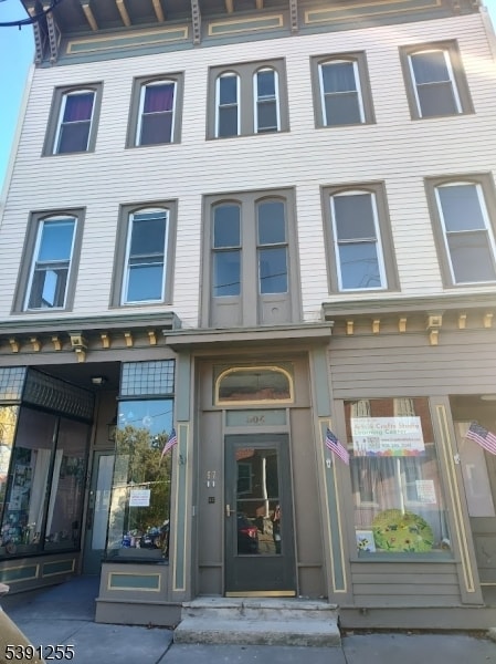 Building Photo - 304 Front St Unit 4B