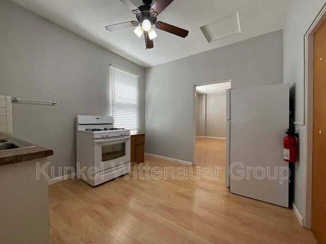Photo - 122 N Michigan Ave