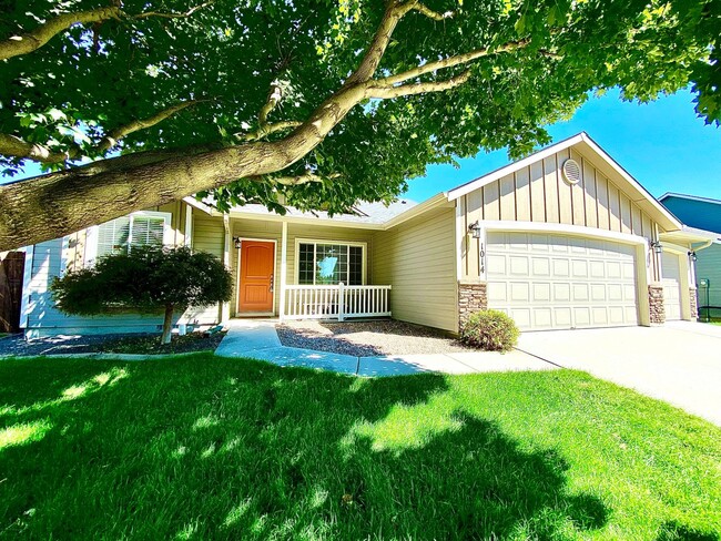 Building Photo - 4 bedroom PLUS office or 5th bedroom in NW Meridian Avail Mid August