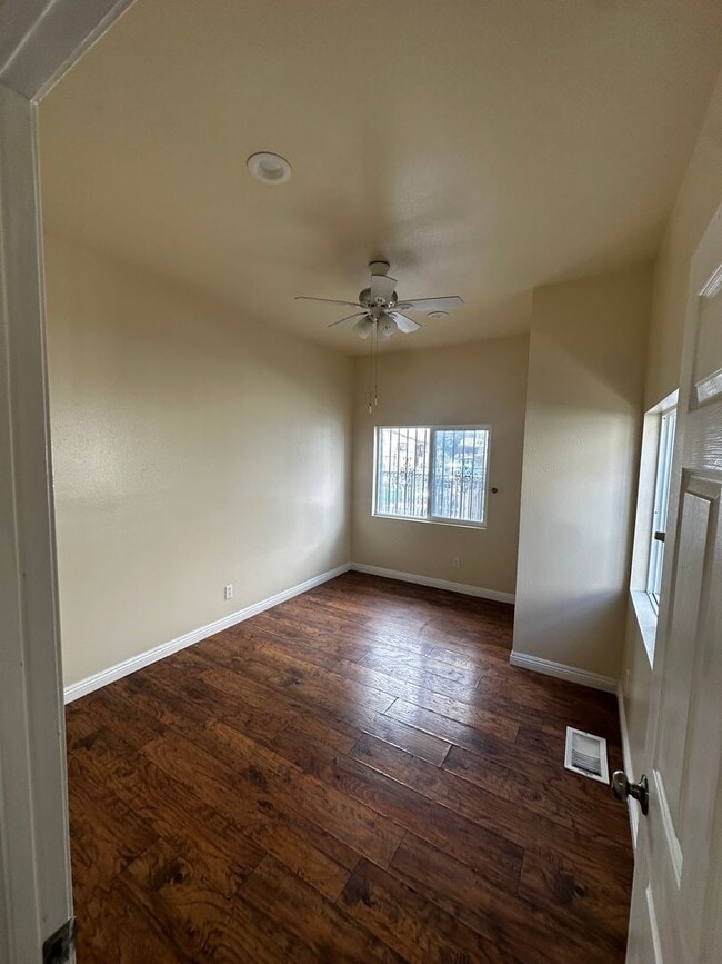 750 E 40th Pl