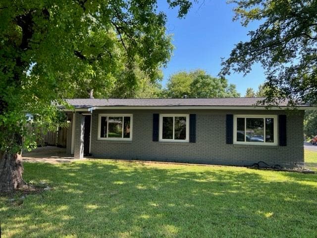 Photo - 300 Hammack Dr