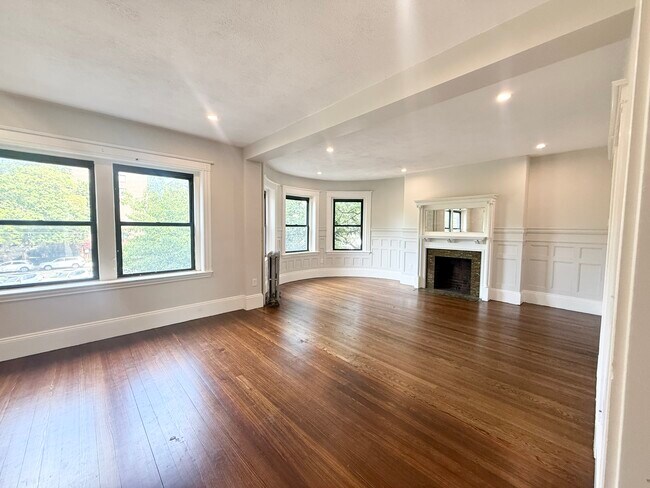 Photo - 1855 Beacon St Unidad 2