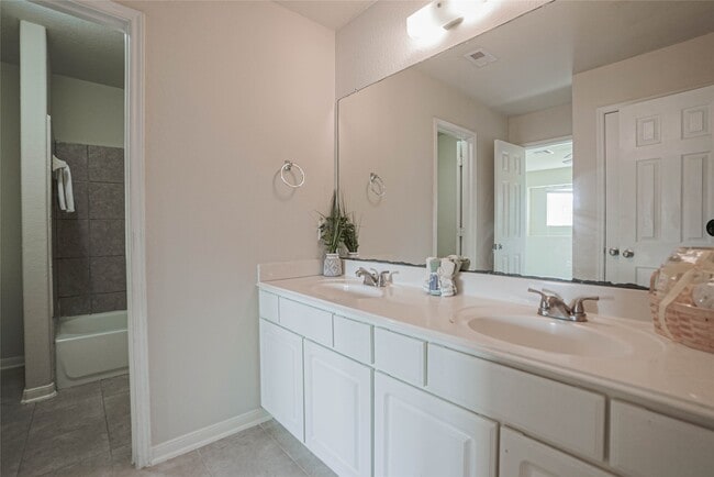 Building Photo - 3050 Thicket Path Way Rental
