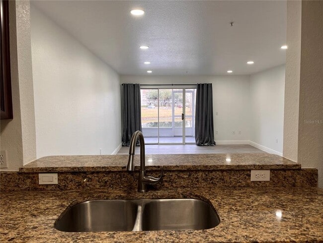 Photo - 13838 Fairway Island Dr Unidad 1412