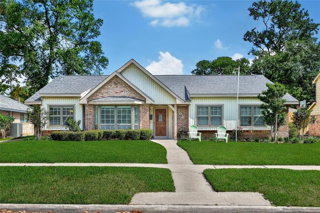 Photo - 1056 Martin St Casa