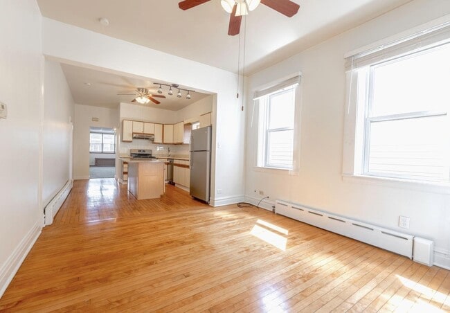 Photo - 2938 S Loomis St Unidad 1