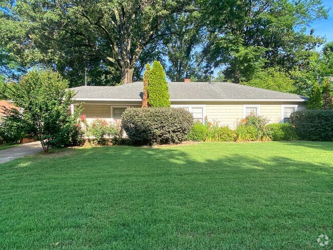 Building Photo - 3 bed / 2 bath in Colonial Acres w/ ss app... Rental