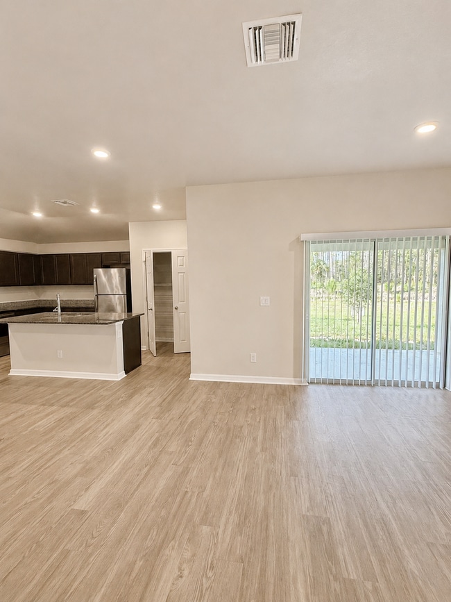 Photo - Polished and Inviting modern 2-bedroms, 2-bath
