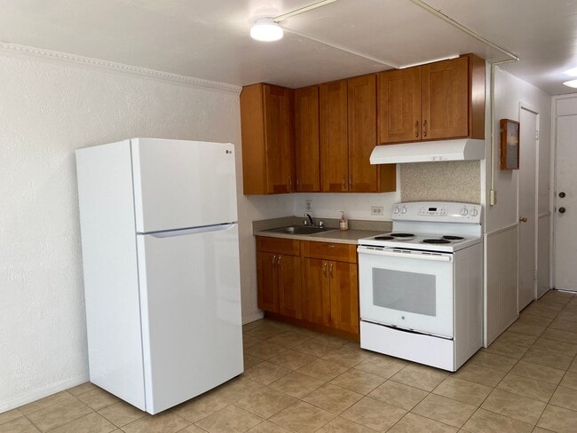 Photo - Makaha Surfside Studio Unit C445