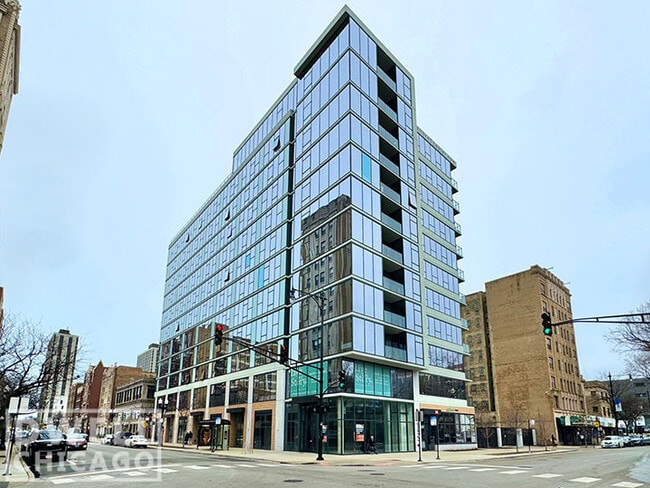 Photo - 4539 N Sheridan Rd