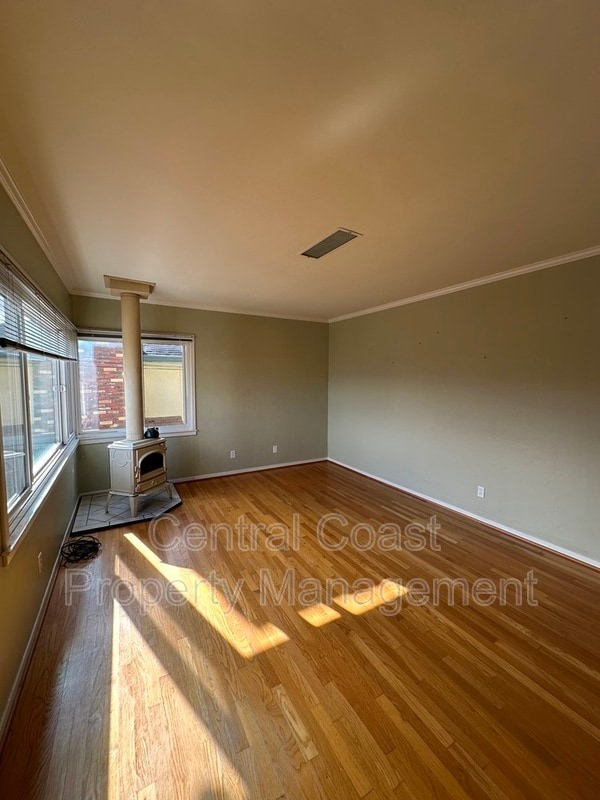 Photo - 254 Larkin St