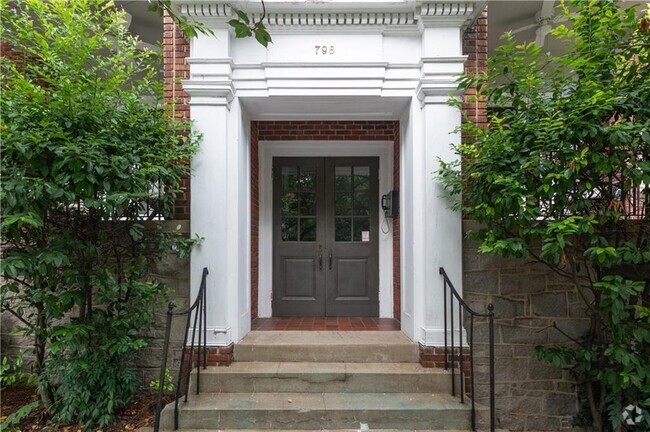 Building Photo - 798 Frederica St NE Unit 2 Rental