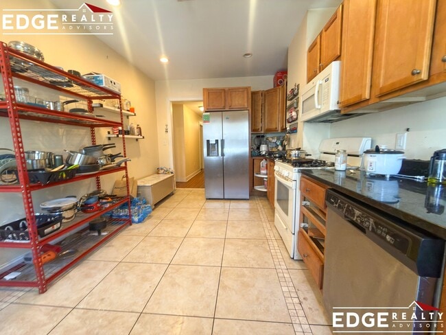 Photo - 191 Boylston St Unit 2