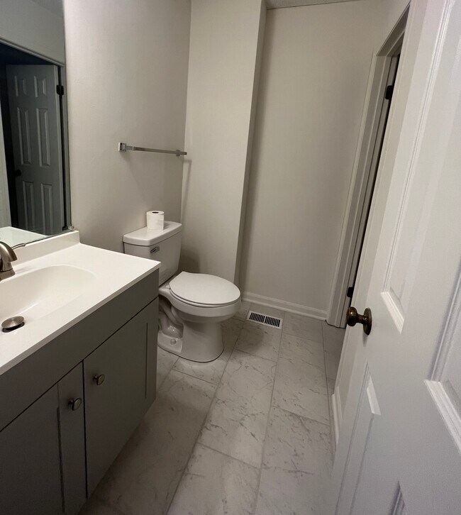 Bathroom - 138 Heritage Ln Unit 138