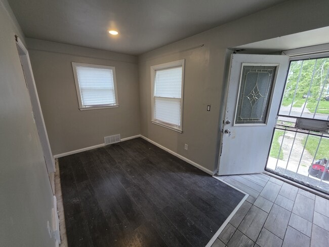 Photo - 9252 Minock St