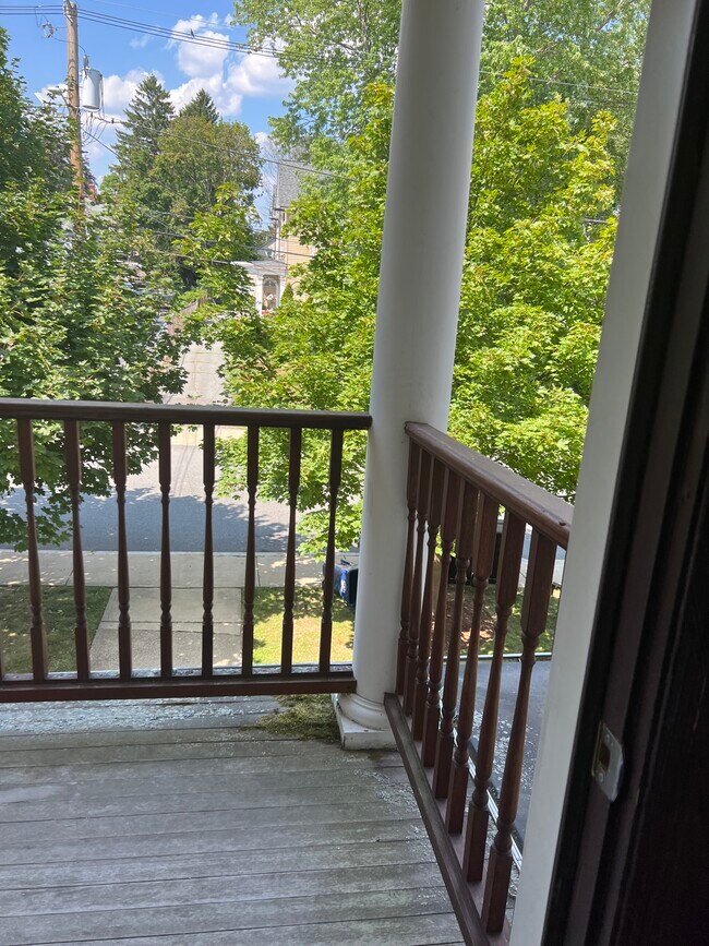 Common Balcony - 28 Church Street