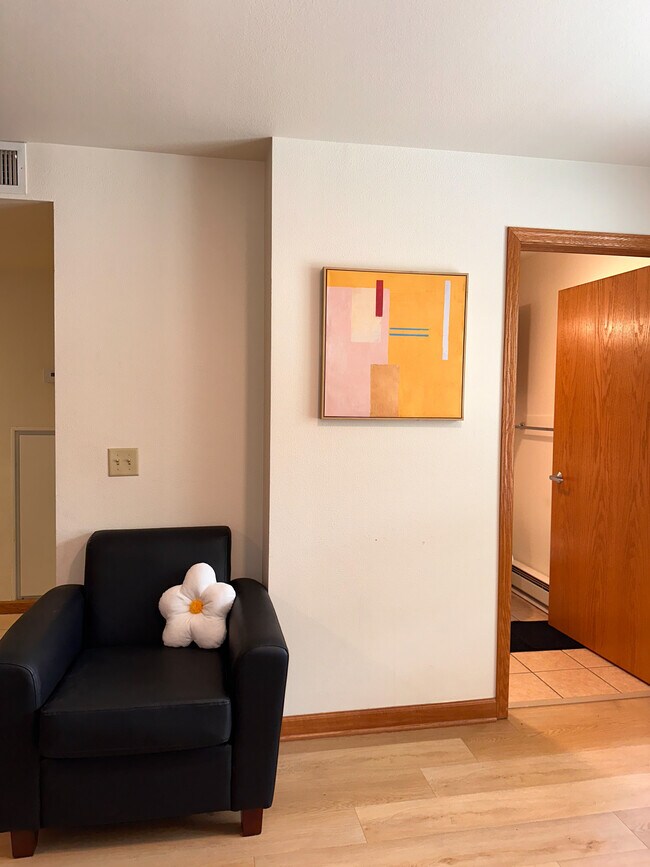 Photo - Varsity Campus Apartments