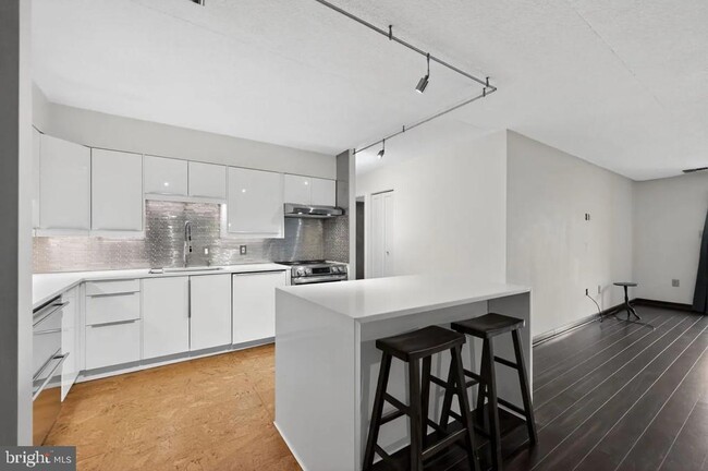 Photo - 10503 Valley Forge Cir Unit 503