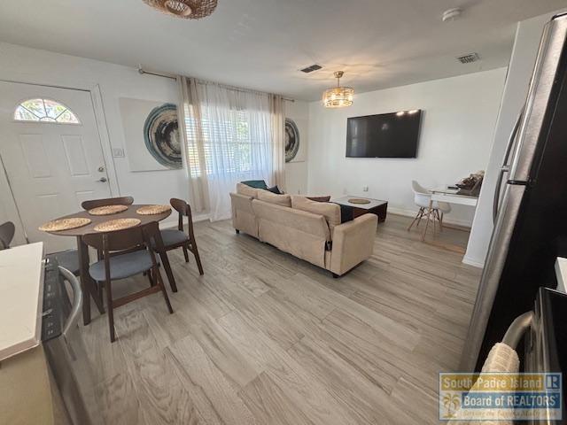 Photo - 208 W Gardenia St