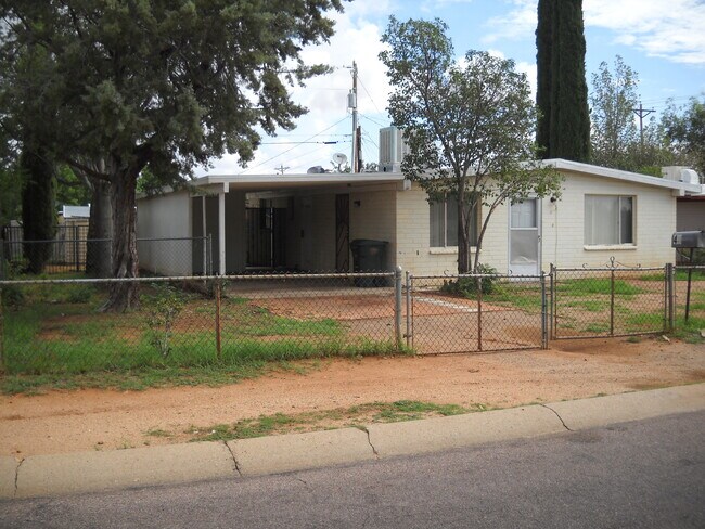 Photo - Cute House in Town