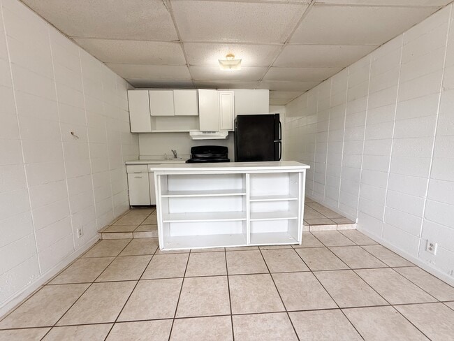1110 Carswell Ave Unit 1