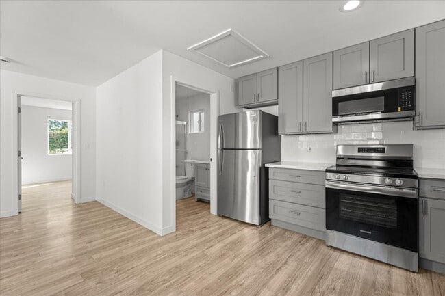 Building Photo - 4044 Huron Ave Rental