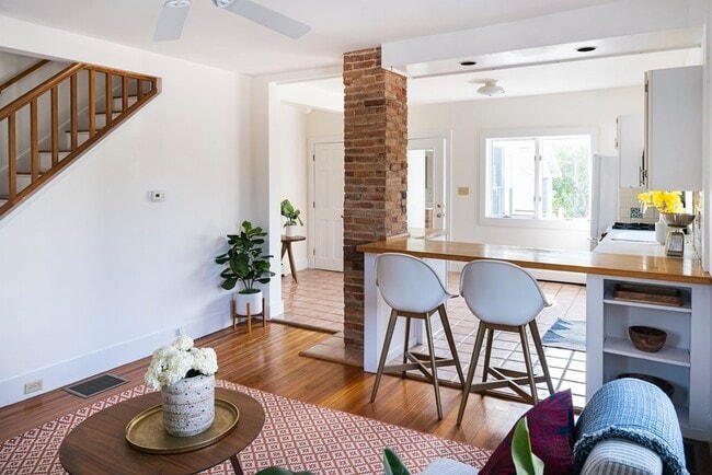 Photo - 128 Holworthy St