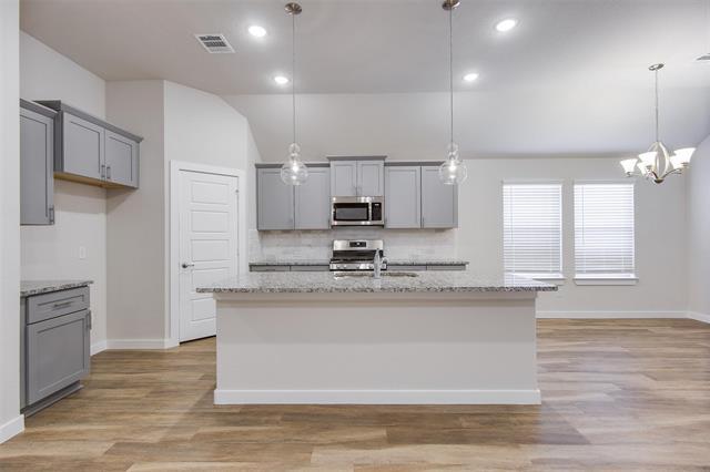 1716 Everitt Trail