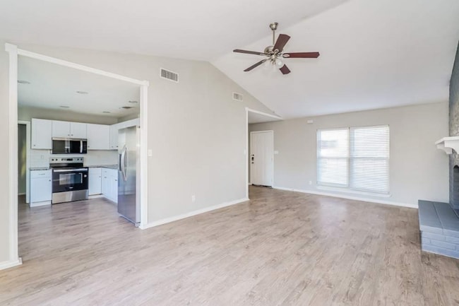 Photo - 4736 Scots Briar Ln