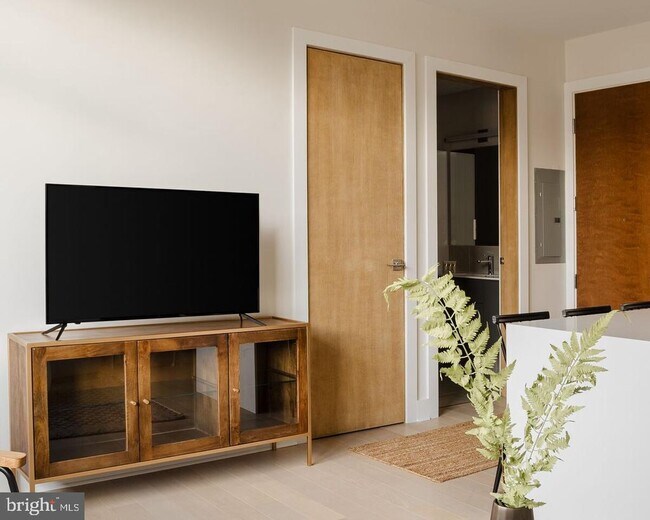 Photo - 313 Race St Unit 404