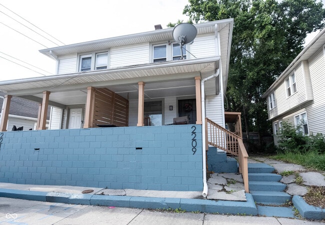 Building Photo - 2209 E New York St Unit B