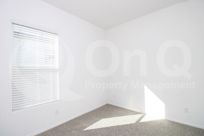 Photo - 15604 W Smoketree Dr