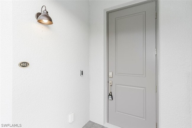 Building Photo - 5661 Melbourne Ct Unit 8011