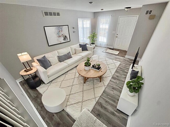 Photo - 41070 Southwind Dr