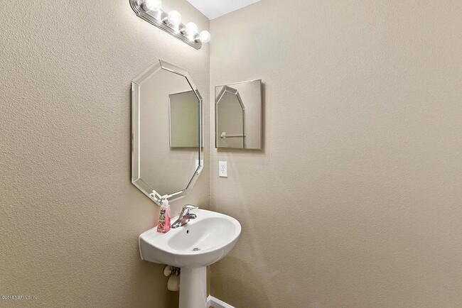 Photo - 664 Sunny Stroll Dr