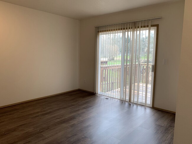 Photo - 3 bedroom, 2 1/2 bath home in quiet Scappo...
