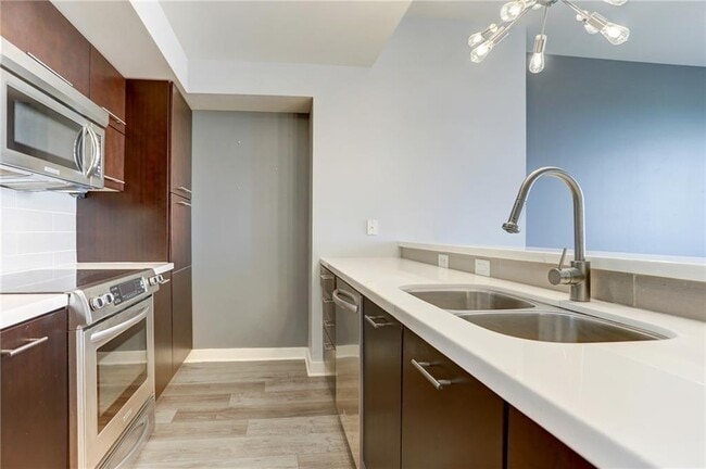 Photo - 603 Davis St Unit 907