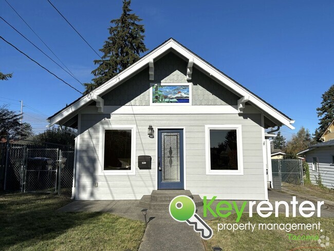 Building Photo - Classic North Tacoma Home with Character!