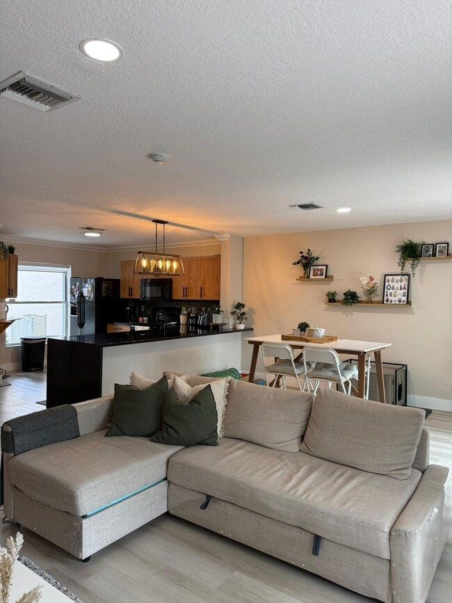 Photo - 1120 W Lakes Dr