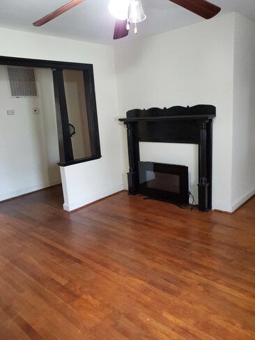 Photo - 713 Ghent St