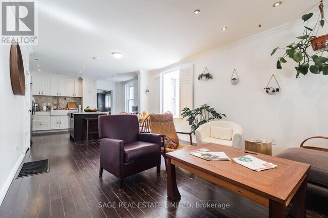 Photo - 433 Woodfield Rd.