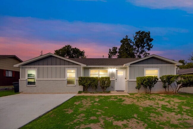1203 Andrews St Unit SI ID1019497P