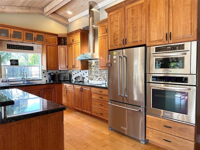 Photo - 960 Bayberry Point Dr