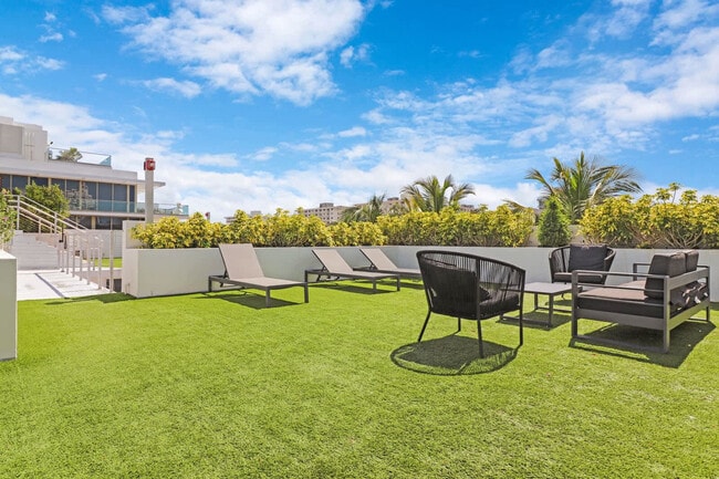 Photo - 250 Collins Ave Unidad ID1272095P