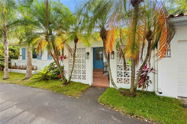 Photo - 5614 San Vicente St