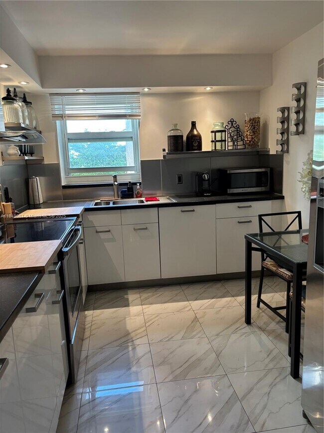 Photo - 1865 S Ocean Dr Unit 4E